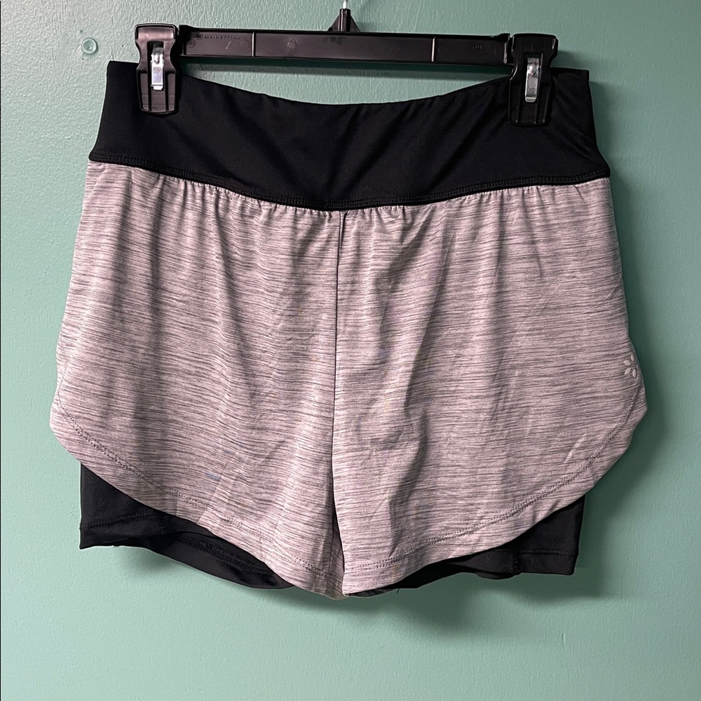 NINE WEST ACTIVE WEAR GRAY RUNNING SHORTS WITH BLACK LINER SIZE M #63619